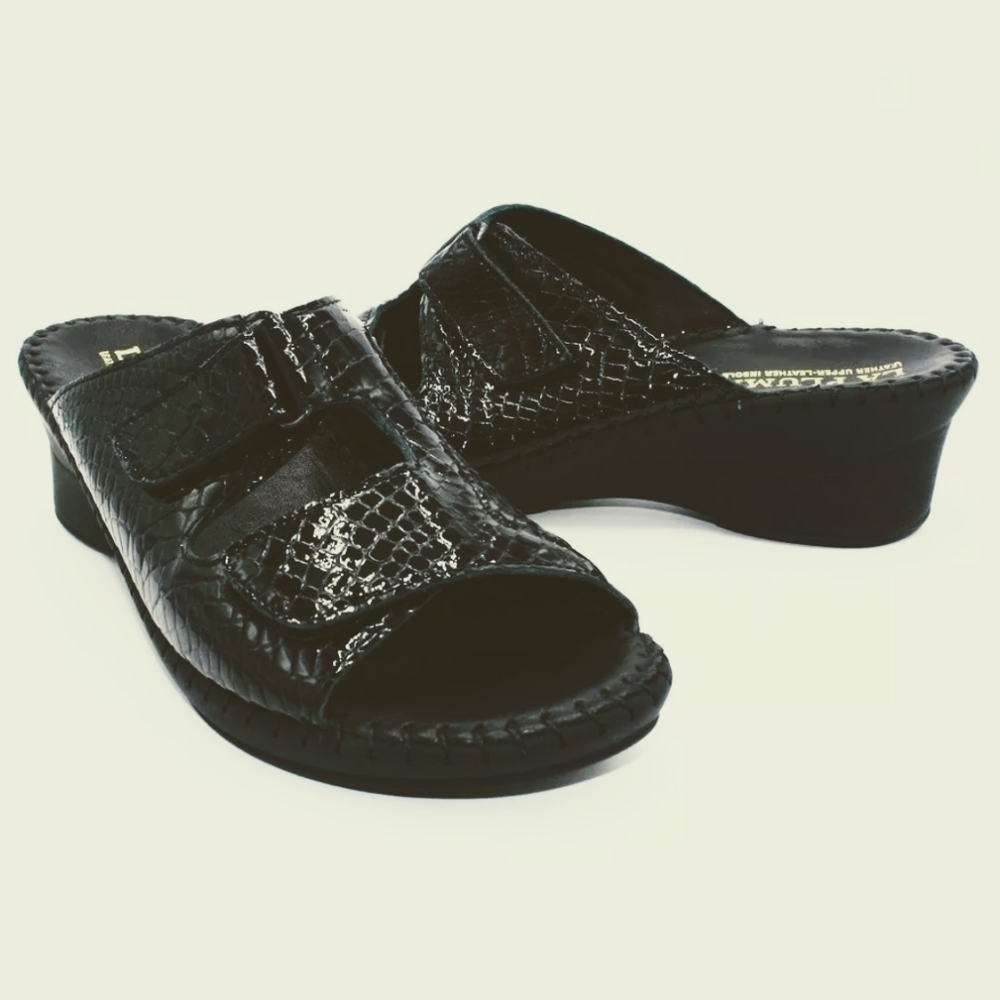 La Plume Sheila Black Mid Heel Leather Sandals Italian Women's Comfort Shoes